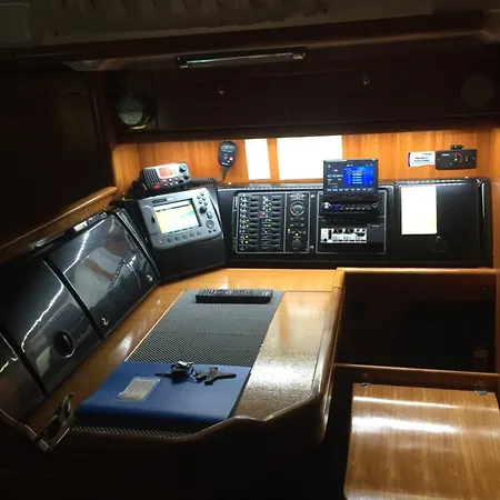 Botel S Y Majeasca Kavala