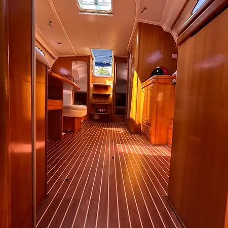 S Y Majeasca Båthotell *