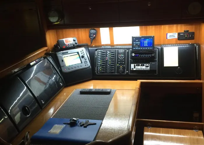 Tekne S Y Majeasca Kavala